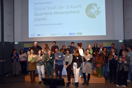 Aktuelle sowie ehemalige Mitarbeitende des interdisziplinären Projektteams „Grüne Stadt der Zukunft“, Foto: Roland Reitberger